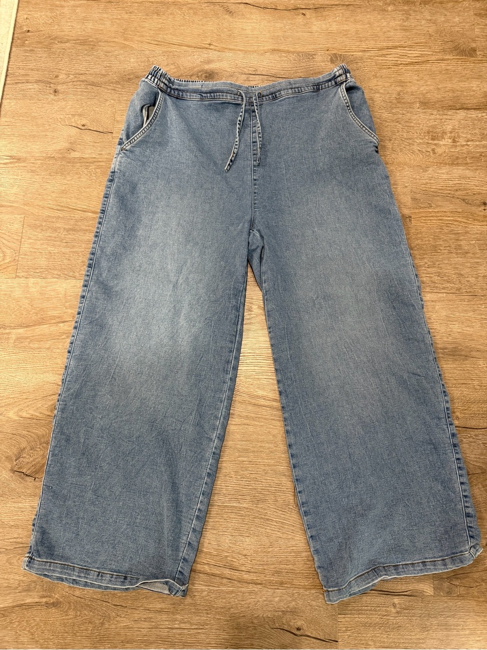 Wide Leg Denim Jeans in Light Blue - Casual Comfort